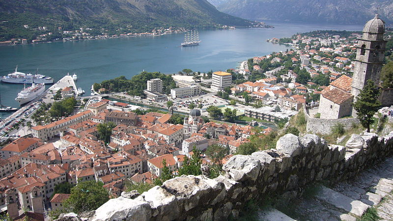 Overzicht van de stad Kotor in Montenegro.